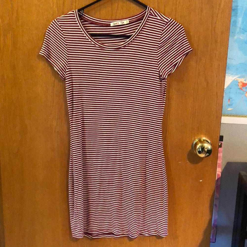 maroon and white tee shirt dress